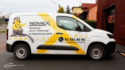 reklama na samochód nomex
